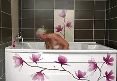 Meine saftige und geile Freundin liebt es, wenn ich ihr auf eine Videokamera schreibe nackte frauen mollig