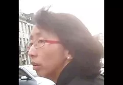 Gebräunte geile dicke nackte frauen Schönheit mit riesigen Doikama Fick auf dem Tisch im Büro