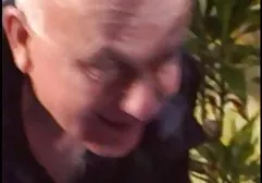 Junges Gothic Girl drückt die Muschi und saugt den geile nackte weiber mit dicken titten Schwanz ihrer Freundin