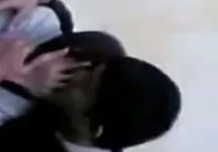 Dude's Schwanz wird von einem jungen Pornomodel abgesaugt und nackte frauen große titten abgespritzt