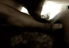 Die reife Brünette lutscht den Schwanz eines Gentlemans und verlangt, einen in ihr Arschloch nackte frauen dick einzuführen