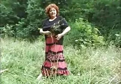Die junge dicke reife frauen nackt Kandidatin schont ihre haarige Fotze beim Pornocasting nicht