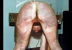Zwei junge Freundinnen inszenierten im Bett eine dicke junge nackte frauen Sexshow mit ihrem intimen Lieblingsspielzeug