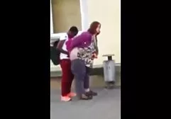 Junges fette nackte weiber Mädchen übersteht hartes Ficken mit einem Kerl