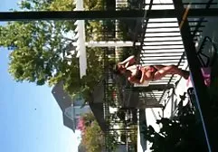 Tätowierte junge Schlampe fickt ihre Freundin sehr dicke nackte frauen hart mit einem Strapon in den Arsch