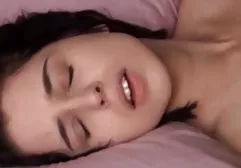 Dude's Schwanz fickt eifrig eine vollbusige junge Schlampe in ihren Mund und füllt nackte fette mädchen ihn mit Sperma