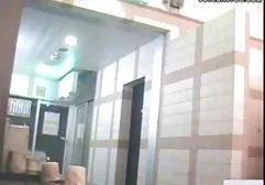 Junge Blondine im Netz verführt mollige sexbilder einen Mann in einem Büro und fickt ihn offen